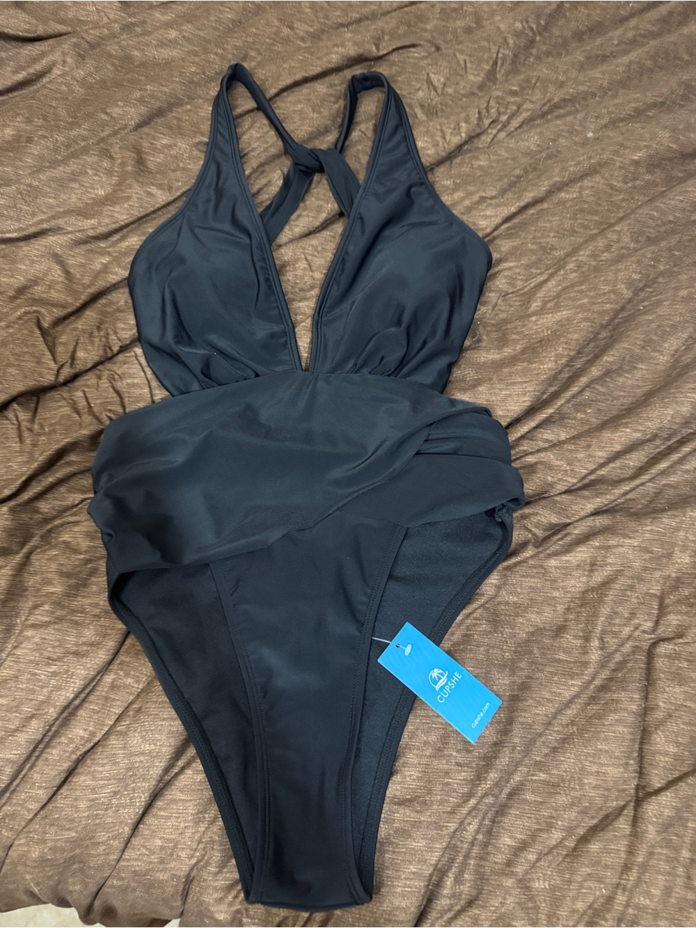 Cupshe Black One-Piece Swimsuit with Twist Front